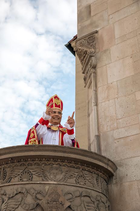 Bishop Antonio José Gallardo Lucena offers a blessing from St. John’s Cathedral outdoor pulpit.